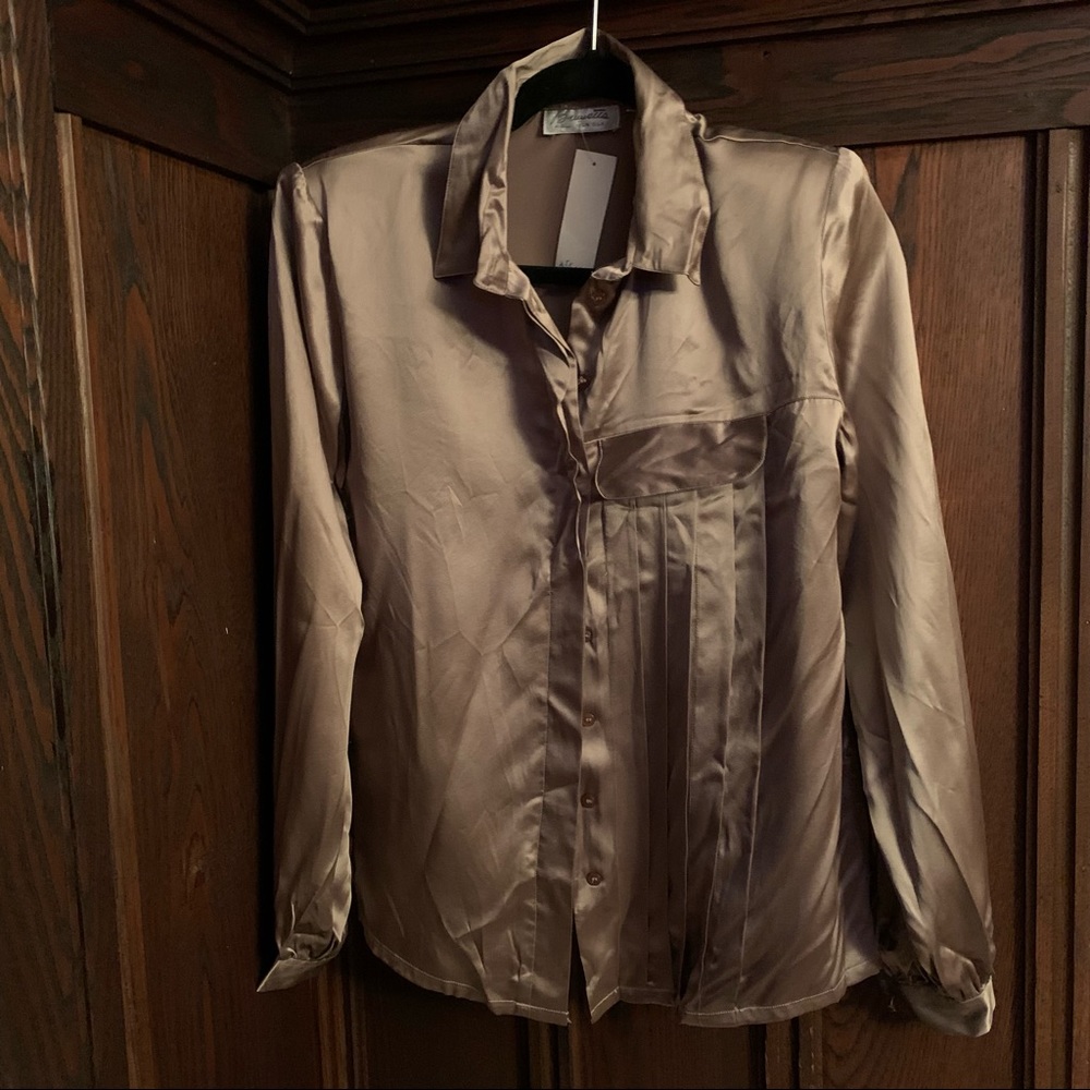 Brunetta 100% silk button down blouse in champagne-small